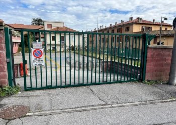 SERRANDA ELETTRICA - Box Via Giustizia e Libertà 1, Como - photo 2