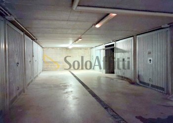 PIANO INTERRATO - Box Via Giustizia e Libertà 1, Como - photo 7