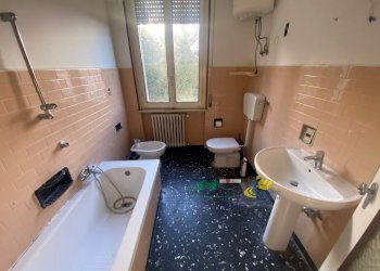 12.jpg - Trilocale Via Partigiani D'Italia 7, Fornovo di Taro - foto 11