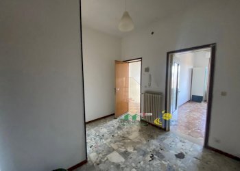 9.jpg - Bilocale Via Partigiani D'Italia 7, Fornovo di Taro - foto 4