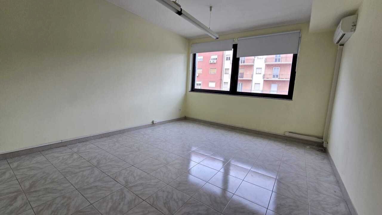 WhatsApp Image 2026-03-06 at 12.34.13.jpeg - Ufficio viale teracati 39, Siracusa - foto 3