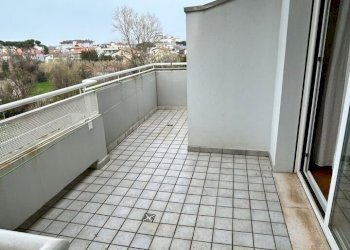 WhatsApp Image 2026-03-05 at 09.23.56 (3).jpeg - Trilocale Rimini - foto 7