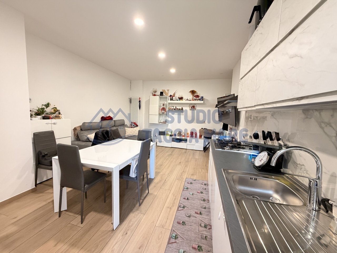 sala 2.jpg - Trilocale Via Garibaldi, Riva Ligure - foto 2