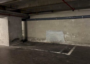 3.jpg - Box all'asta Via Fieschi 15, Genova - foto 4