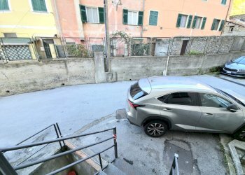 20251024_110717.jpg - Magazzino Via del Commercio 27, Genova (zona Nervi) - foto 8