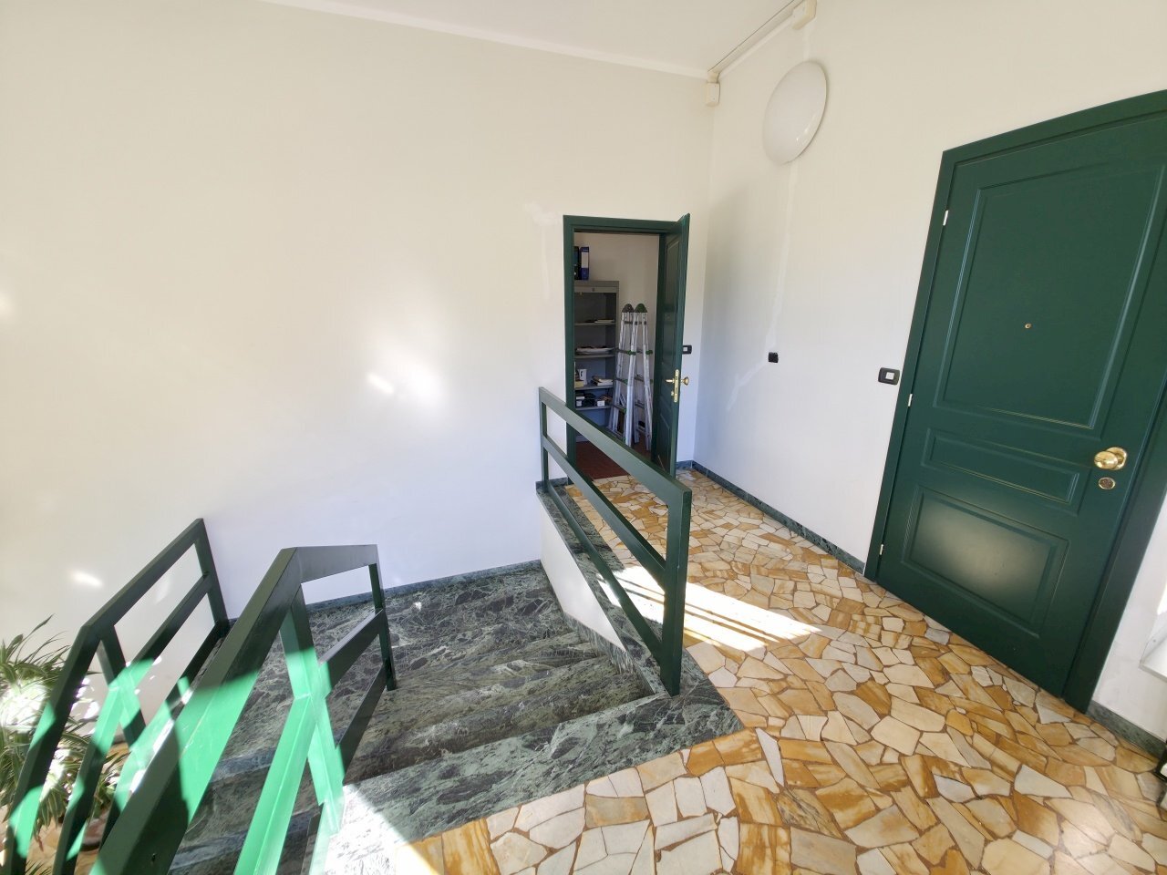 20251024_110317.jpg - Warehouse Via del Commercio 27, Genova (neighborhood Nervi) - photo 3