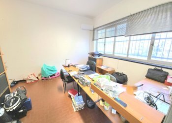 20251024_110656.jpg - Magazzino Via del Commercio 27, Genova (zona Nervi) - foto 11