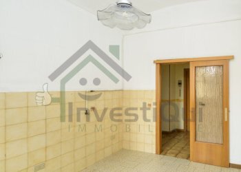 cucina - Quadrilocale Via Robassomero 15, Ciriè - foto 7