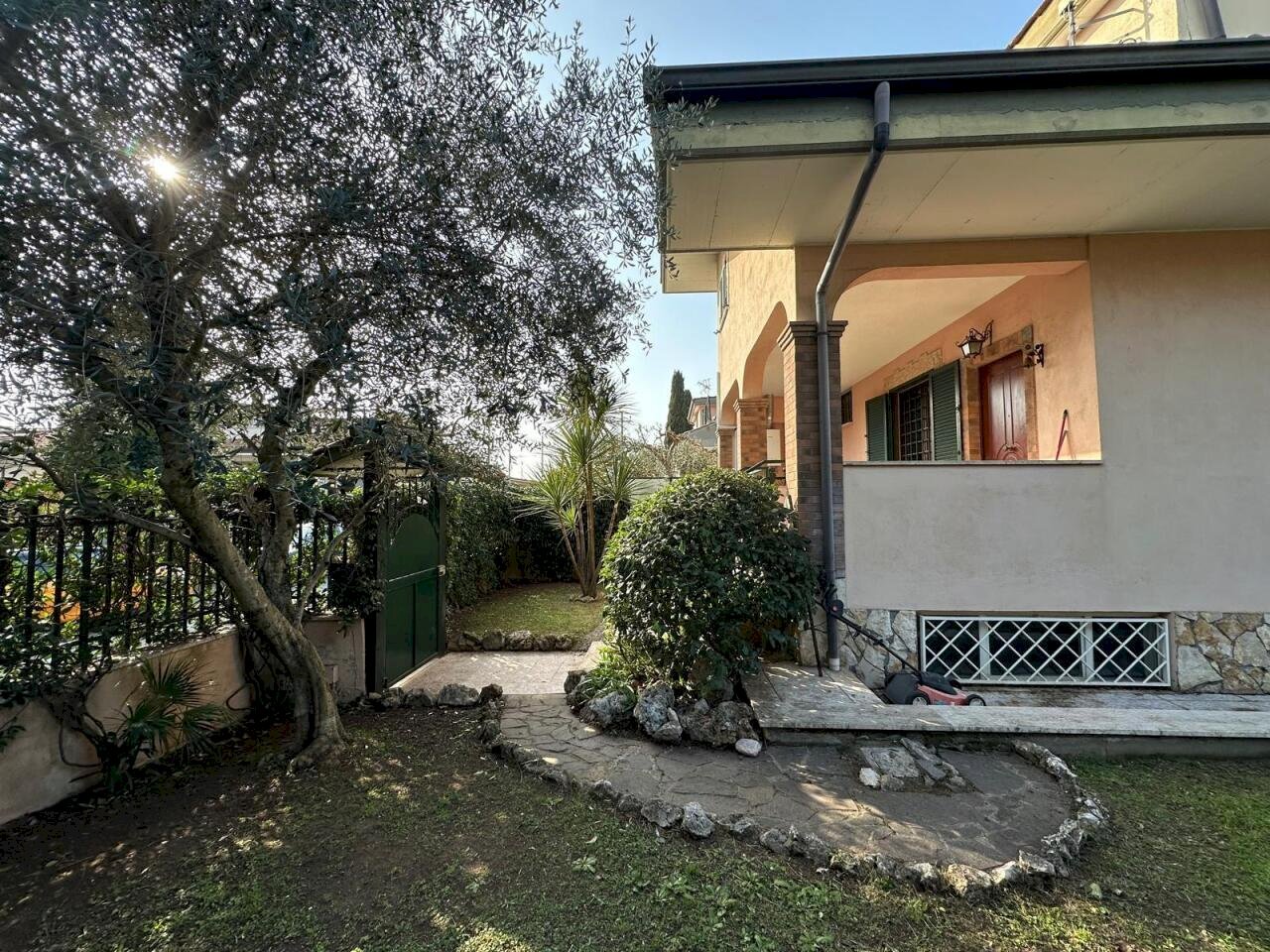 WhatsApp Image 2026-03-03 at 5.23.47 PM (2).jpeg - Villa Trifamiliare Via Svetonio 73, Guidonia Montecelio - foto 2