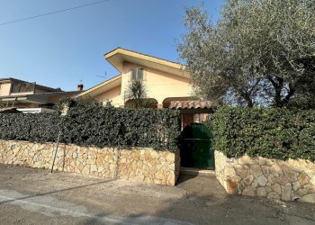 WhatsApp Image 2026-03-03 at 5.23.47 PM.jpeg - Villa Trifamiliare Via Svetonio 73, Guidonia Montecelio - foto 7