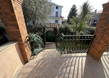 WhatsApp Image 2026-03-03 at 5.23.48 PM (1).jpeg - Villa Trifamiliare Via Svetonio 73, Guidonia Montecelio - foto 8