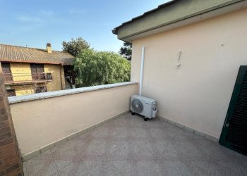 WhatsApp Image 2026-03-03 at 5.23.49 PM (20).jpeg - Villa Trifamiliare Via Svetonio 73, Guidonia Montecelio - foto 30