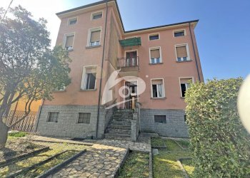 facciata - Casa indipendente Via Giuseppe Verdi 9, Sangiano - foto 1