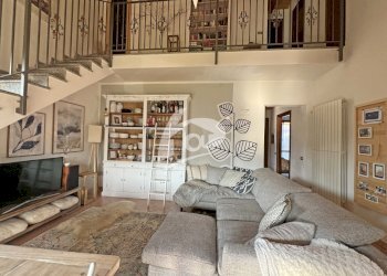 salotto con soppalco - Villa a Schiera Via Gatè 31, Leggiuno - foto 13