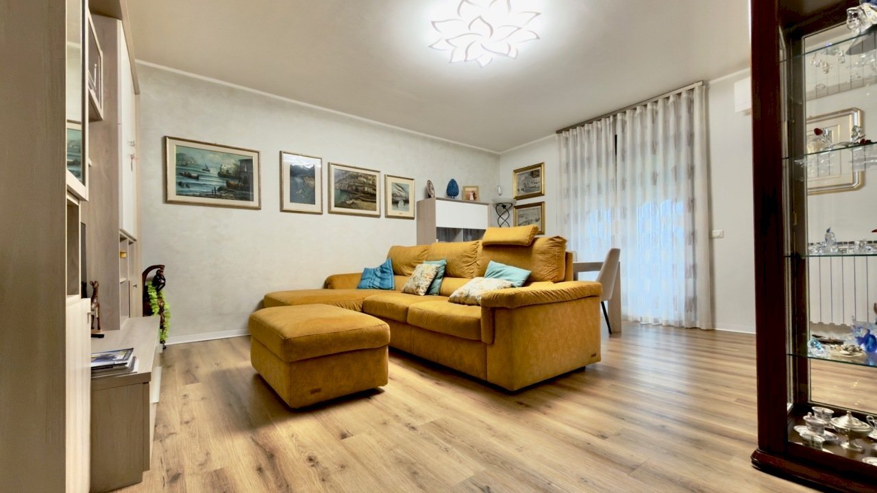 IMG_4925.jpg - Trilocale Via Caduti Piazza della Loggia, Rezzato - foto 2