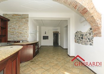 2.2 LOCALE1.jpg - Locale Commerciale Piazza Francesco Baracca 34r, Genova (zona Sestri Ponente) - foto 4