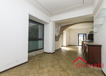 2.8 LOCALE1.jpg - Locale Commerciale Piazza Francesco Baracca 34r, Genova (zona Sestri Ponente) - foto 10