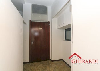 2.10 LOCALE1.jpg - Locale Commerciale Piazza Francesco Baracca 34r, Genova (zona Sestri Ponente) - foto 12