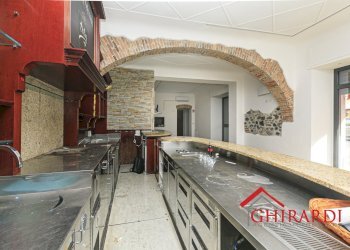 3.1 BANCONE BAR.jpg - Locale Commerciale Piazza Francesco Baracca 34r, Genova (zona Sestri Ponente) - foto 14