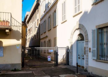 Ingresso condominiale - Two-room apartment Lungolario Trento 15, Como - photo 4