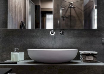 Two-room apartment Lungolario Trento 15, Como - photo 12