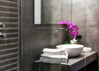 Two-room apartment Lungolario Trento 15, Como - photo 13