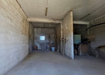 WhatsApp Image 2026-02-25 at 16.13.04 (2)_risultat - Magazzino Via Solano Li Belli 47, Lequile - foto 11