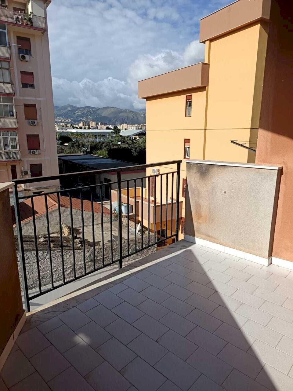 e26d7727-dff4-4aa0-8963-390dfa4b1af3.jpg - Appartamento Palermo - foto 2