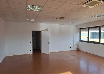 20260303_094809.jpg - Office Sarzana - photo 3