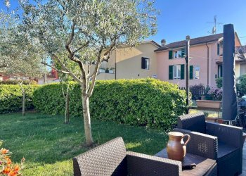 7ee77081-ee32-4d7c-a4db-bdefb89ffd0b.jpg - Townhouse Sarzana - photo 1