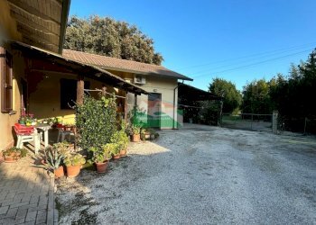 PHOTO-2025-11-04-17-09-38 6.jpg - Villa VIA TAMIGI SAVIO, Ravenna - foto 2