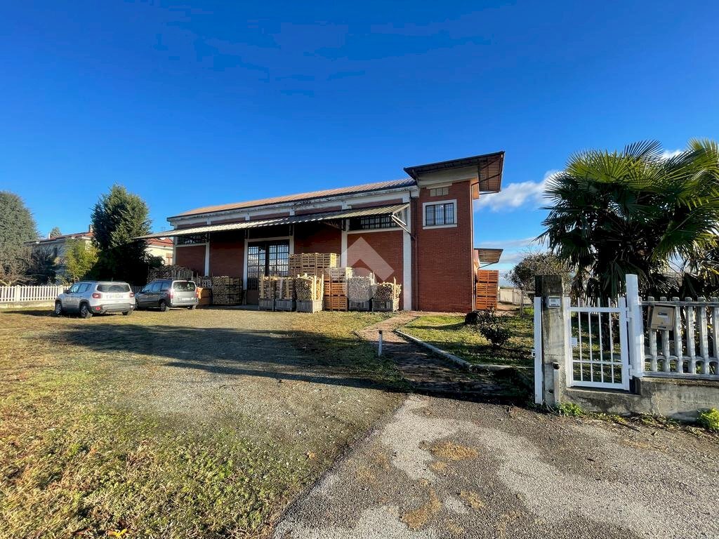 Capannone Capannone Via Marchierù, Cavour - foto 2