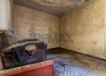 Portion of a house Piazza Giovanni Battista Cossato, 7 
 Centro, Biella - photo 5