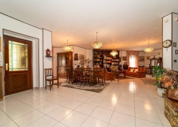 Villa via Tagliaferro, 86 
 Tagliaferro, Moncalieri - foto 75