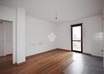 Appartamento Via Alcide de Gasperi, Ivrea - foto 2