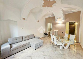 Two-room apartment Via Castellazzo, Ivrea - photo 1