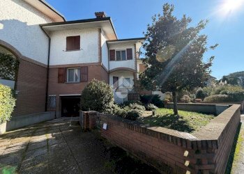 Villa a Schiera Via della Repubblica, Russi - foto 1