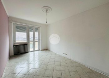 Three-room apartment Via Zappata, Carignano - photo 1