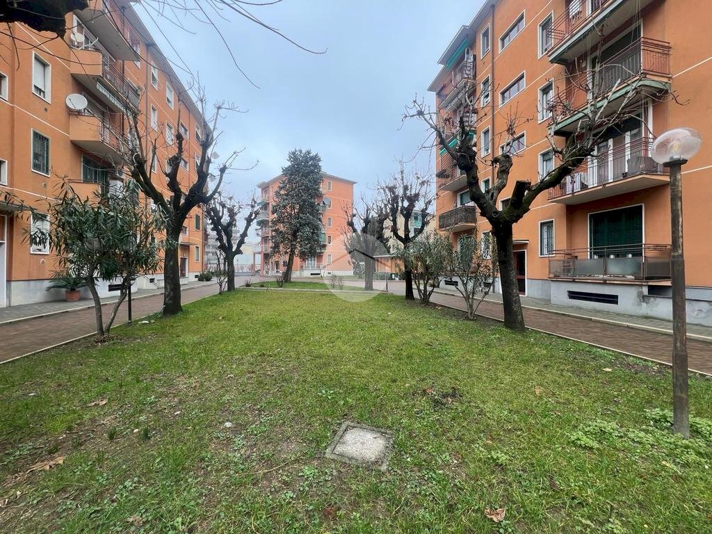 Trilocale Via Lorenteggio, Milano (zona Giambellino) - foto 1
