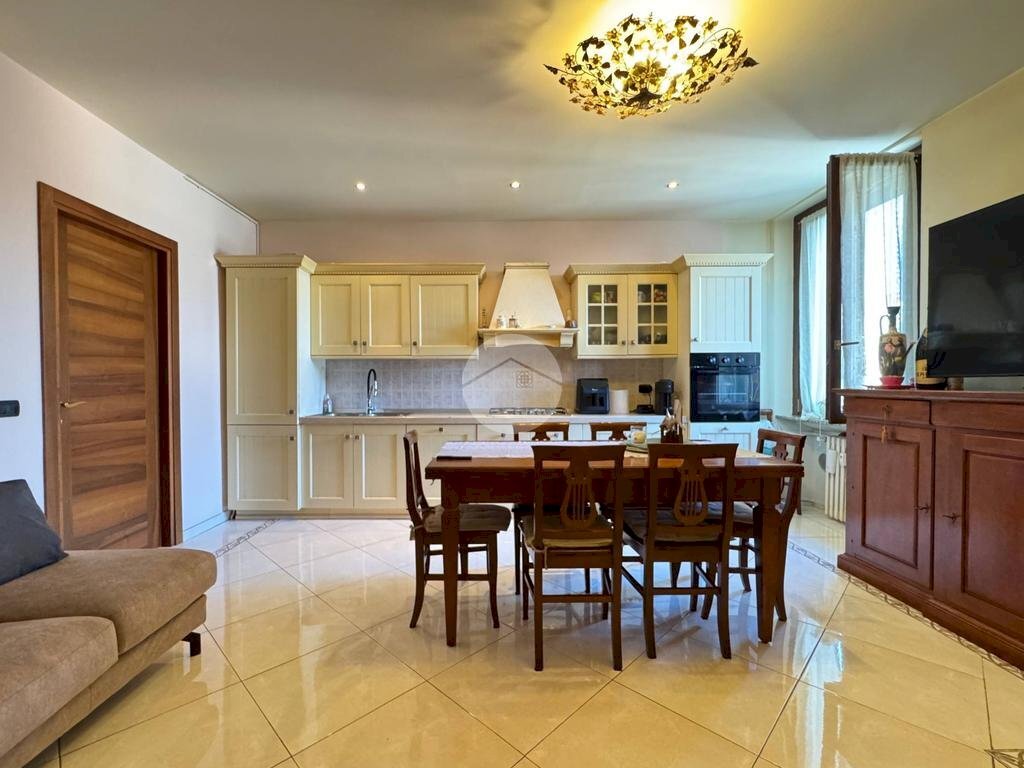 Three-room apartment Via Legnone, Milano (neighborhood Maciachini) - photo 1