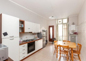 Bilocale Corso Regina Margherita, Torino (zona Vanchiglia) - foto 2