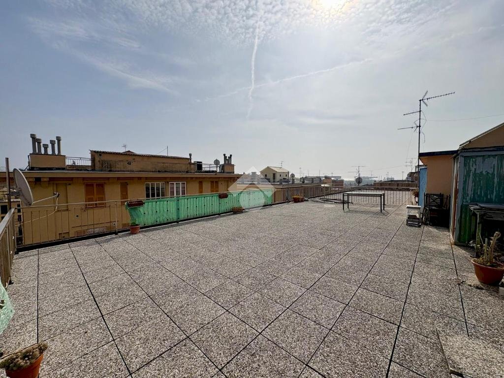 Four-room apartment Via de cavero, Genova (neighborhood Cornigliano) - photo 1