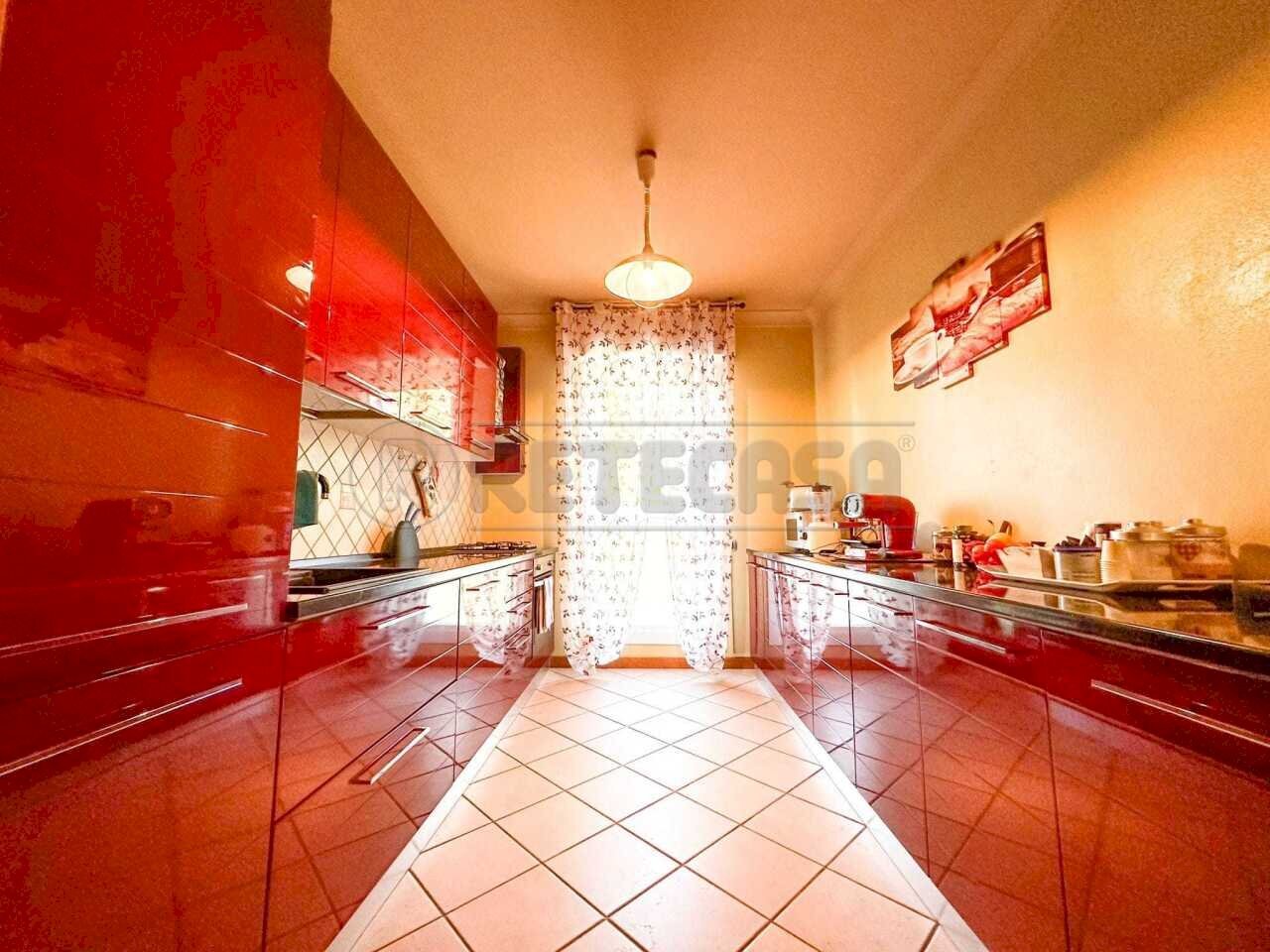 WhatsApp Image 2025-04-10 at 11.49.17 (5).jpeg - Appartamento Via Papa Giovanni XXIII, Desenzano del Garda - foto 2