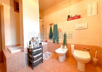 WhatsApp Image 2025-04-10 at 11.49.16 (3).jpeg - Appartamento Via Papa Giovanni XXIII, Desenzano del Garda - foto 12