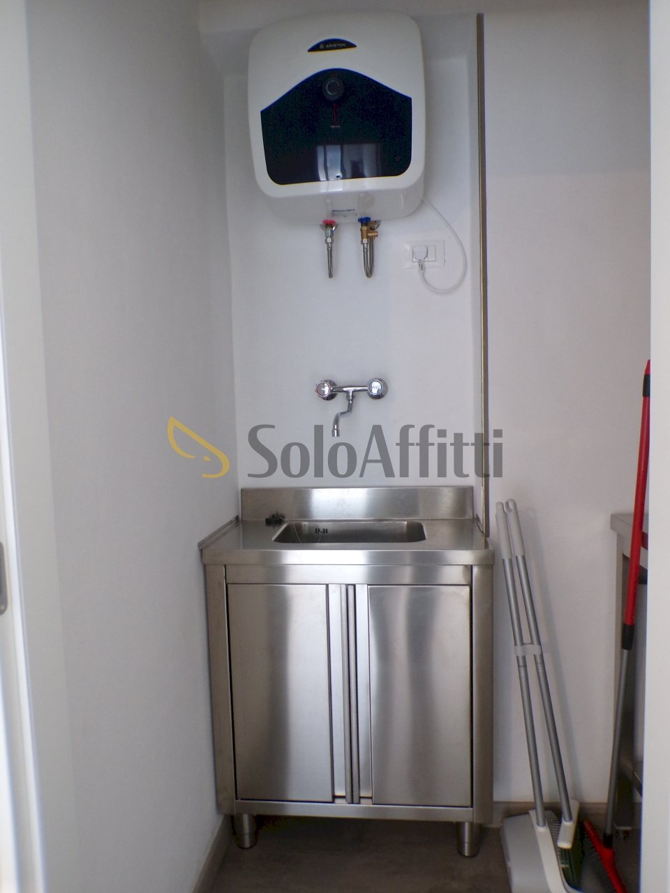 RIPOSTIGLIO/CUCINA - Office Via Eredi Farina 19, Pavia - photo 3