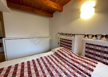 AFFITTO VERRAND - CAMERA MATRIMONIALE CON LETTINO - Bilocale Route de Verrand, Prè-Saint-Didier - foto 8