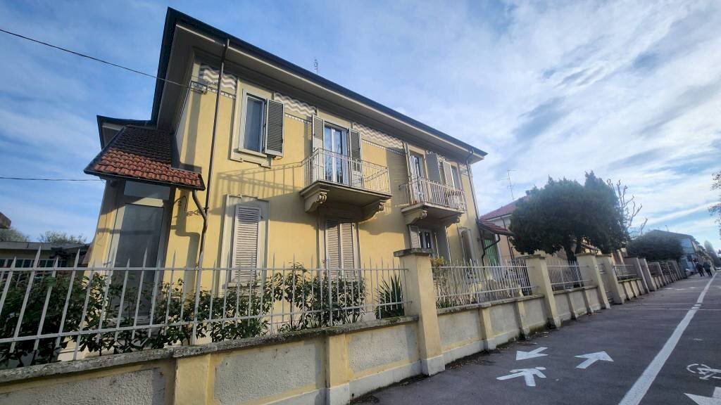 Two-room apartment Torino (neighborhood Mirafiori Nord) - photo 3