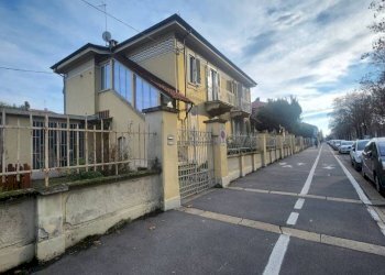 Two-room apartment Torino (neighborhood Mirafiori Nord) - photo 1