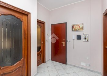 Three-room apartment Via N. Bixio, Beinasco - photo 3