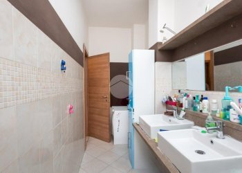 Three-room apartment Via Manzoni, Collegno - photo 12